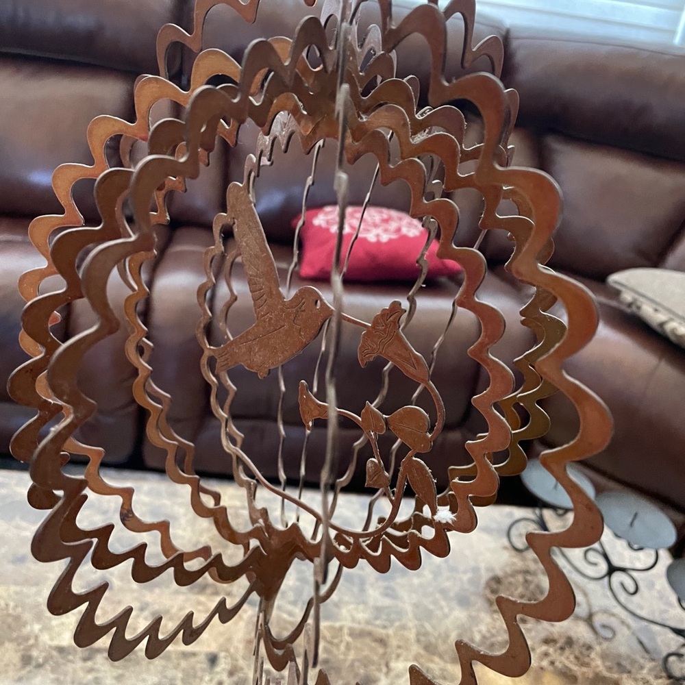 Hummingbird Garden Spinner - Rust Metal - Picture 3 of 4